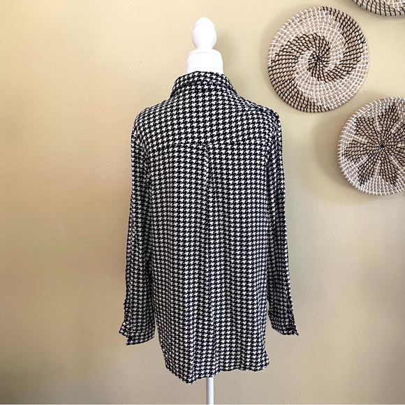 Big Dart Black and White Houndstooth Button Up Collared Shirt - Picture 3 of 9